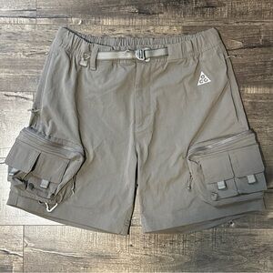 Nike ACG Cargo Shorts Size S